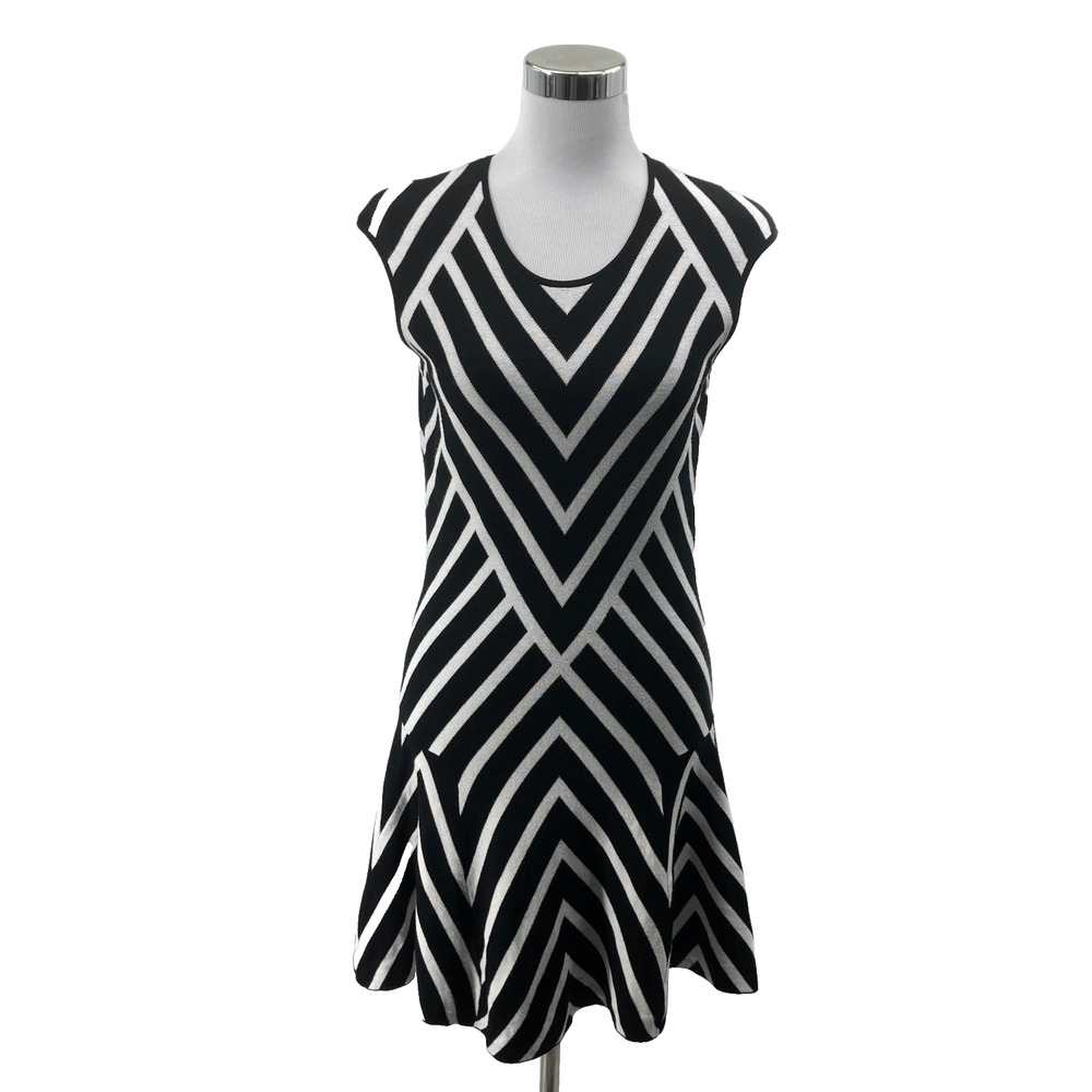 Banana Republic Womens L Sweater Dress Black White Chevron Stripe Fit Flare